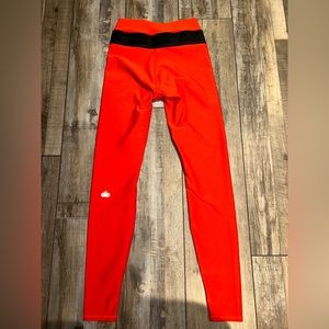 ALO Yoga Red Airlift Small Full Length EUC